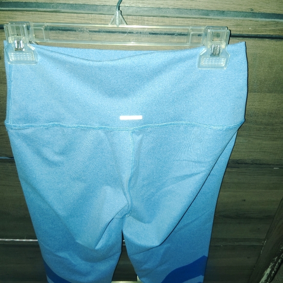 AERIE Chill Play Move Color block Leggings - Medium - Picture 6 of 8